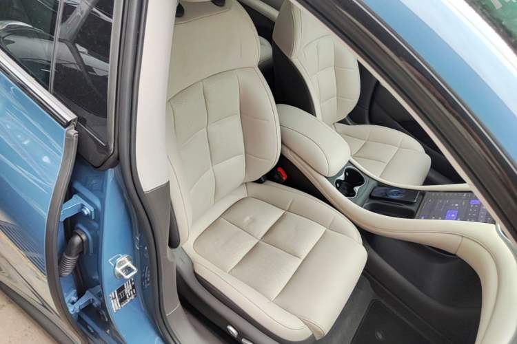 Used IM L6 2024 Max Standard Edition Right Front Seat