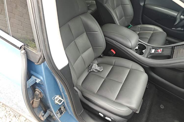 Used IM L6 2024 Max Standard Edition Right Front Seat
