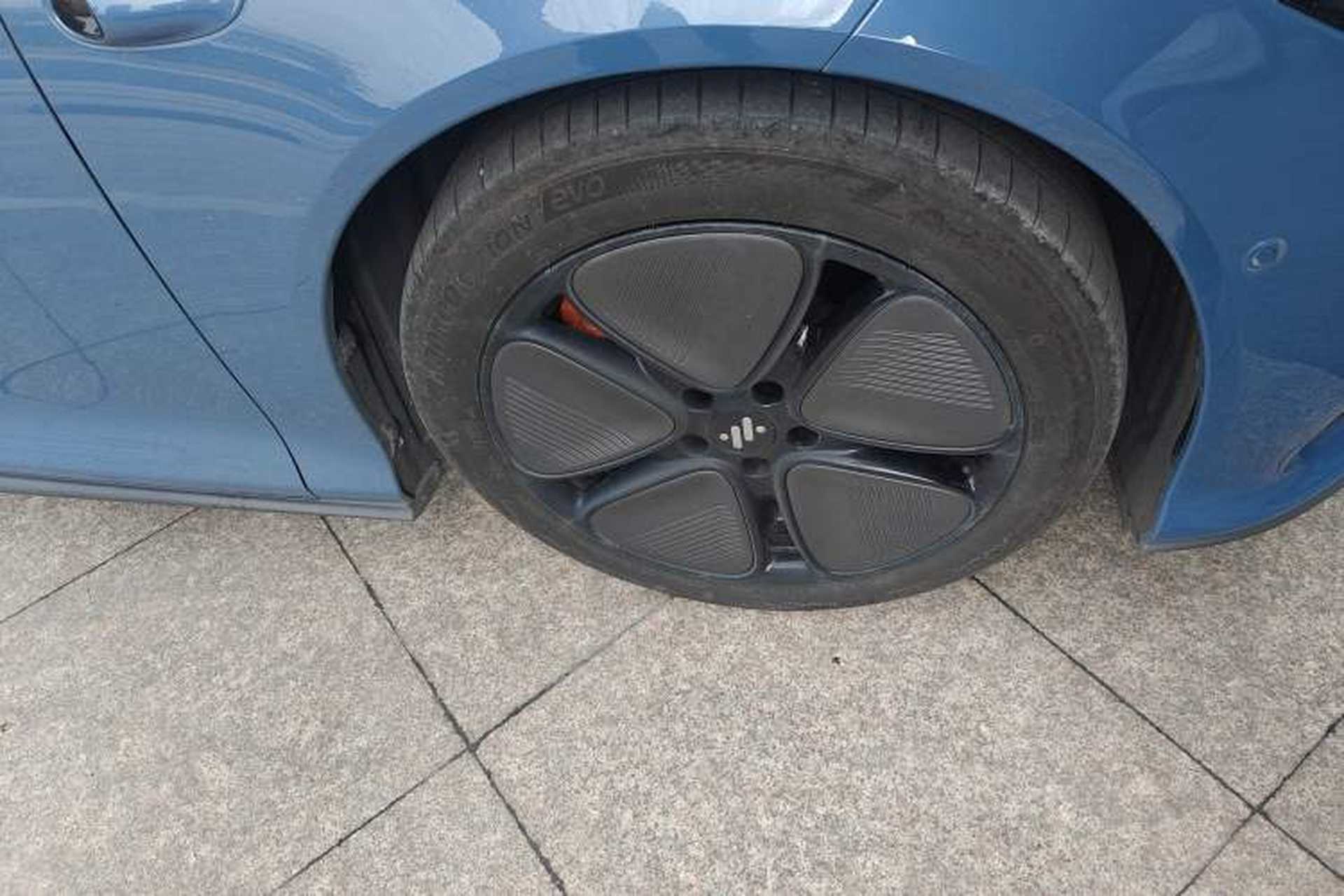 Used IM L6 2024 Max Standard Edition Right Front Wheel Hub