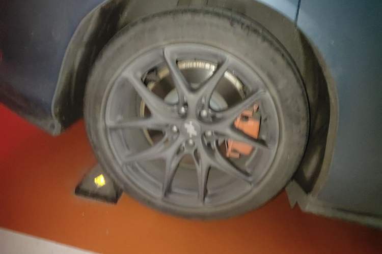 Used IM L6 2024 Max Standard Edition Right Rear Wheel Hub
