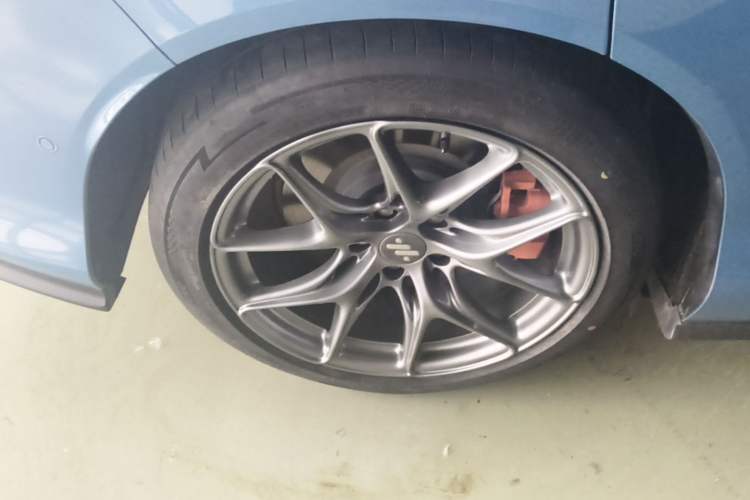 Used IM L6 2024 Max Standard Edition Right Rear Wheel Hub