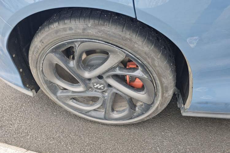 Used IM L6 2024 Max Standard Edition Right Rear Wheel Hub