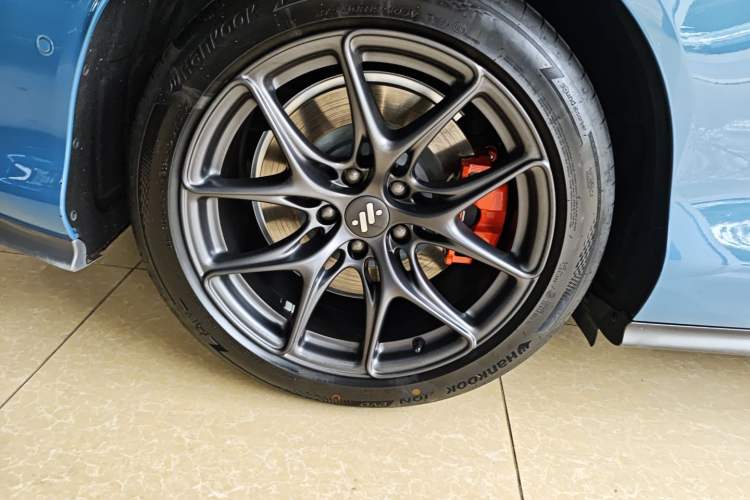 Used IM L6 2024 Max Standard Edition Right Rear Wheel Hub
