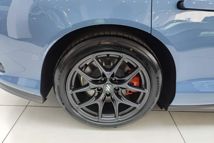 Used IM L6 2024 Max Standard Edition Right Rear Wheel Hub