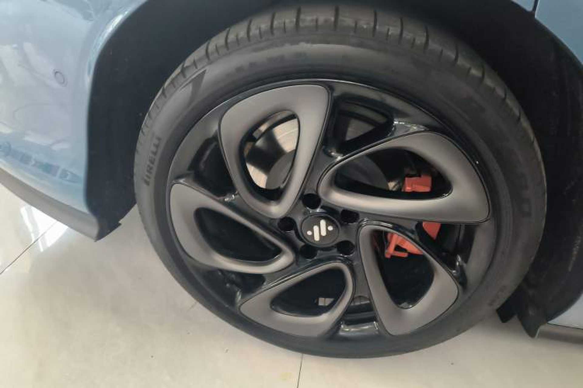 Used IM L6 2024 Max Enhanced Performance Edition Right Rear Wheel Hub