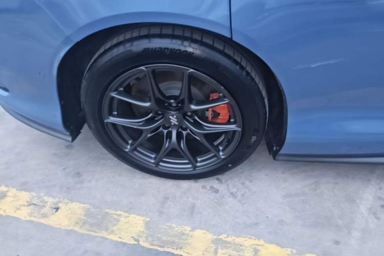 Used IM L6 2024 Max Standard Edition Right Rear Wheel Hub