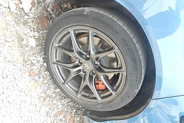 Used IM L6 2024 Max Standard Edition Right Rear Wheel Hub