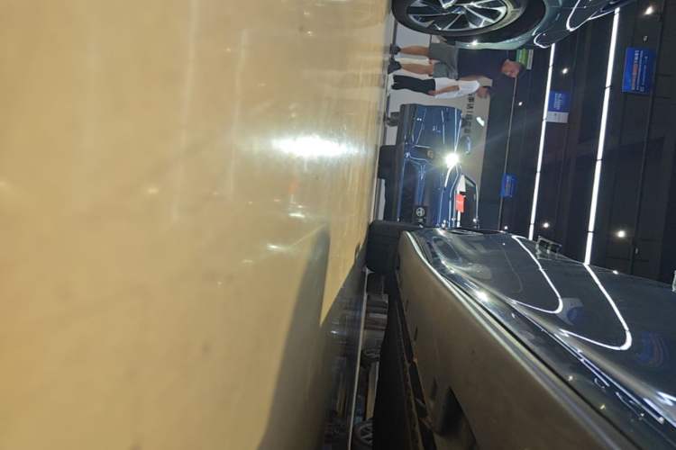 Used IM L6 2024 Max Standard Edition Right Side Sill