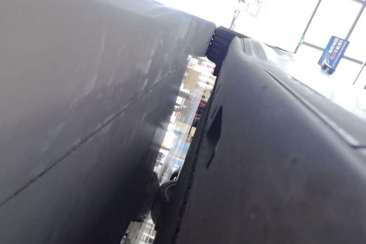 Used IM L6 2024 Max Standard Edition Right Side Sill