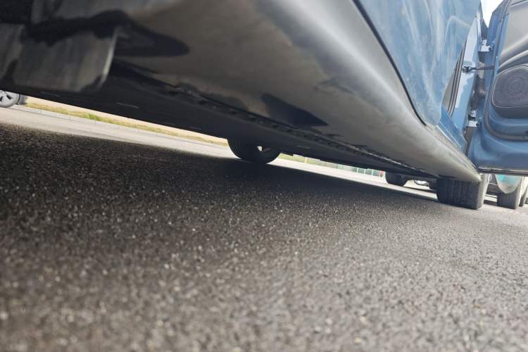 Used IM L6 2024 Max Standard Edition Right Side Sill