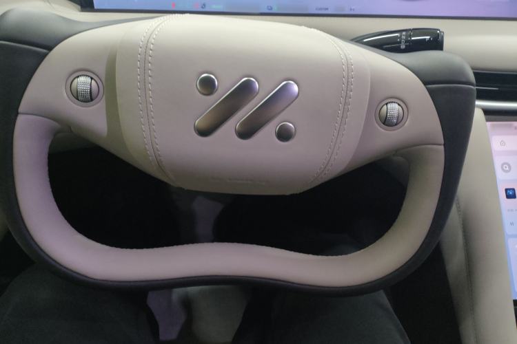 Used IM L6 2024 Max Standard Edition Steering Wheel