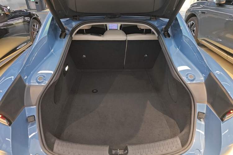 Used IM L6 2024 Max Standard Edition Trunk