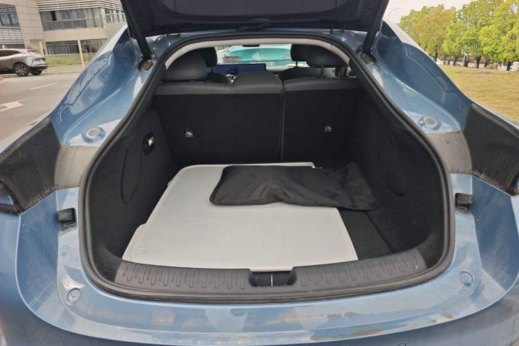 Used IM L6 2024 Max Standard Edition Trunk