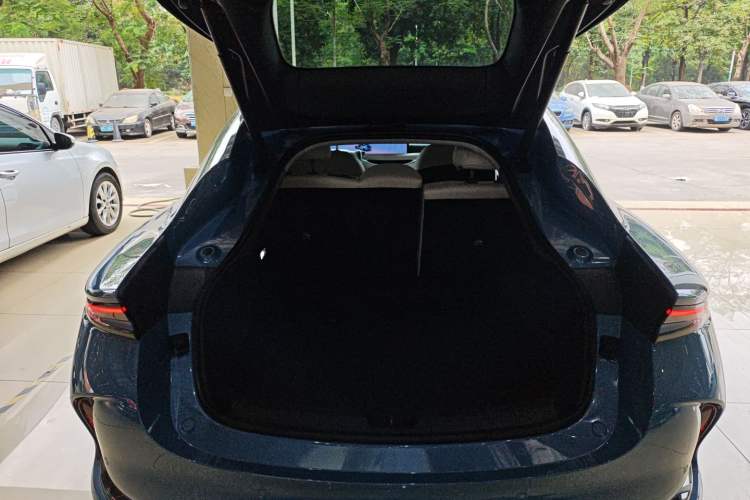 Used IM L6 2024 Max Standard Edition Trunk