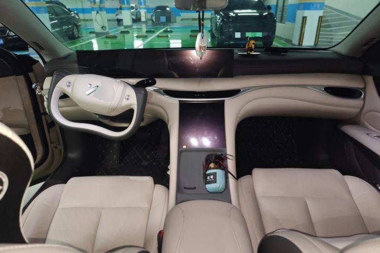 Used IM L6 2024 Max Long-Range Version Center Console