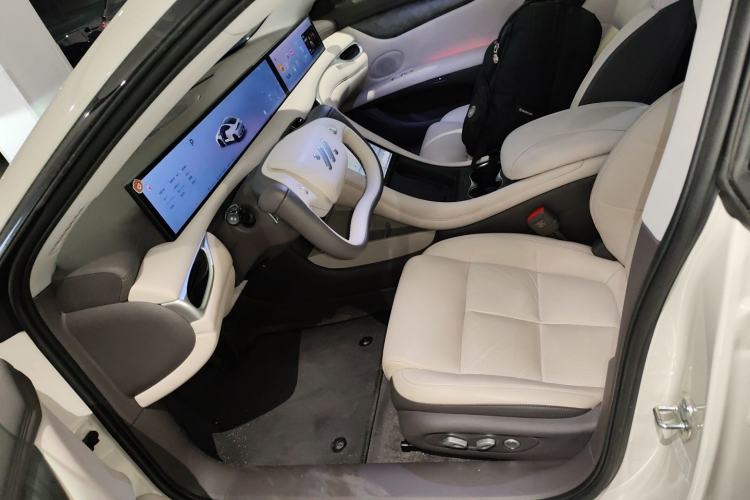 Used IM L6 2024 Max Long-Range Version Left Front Seat