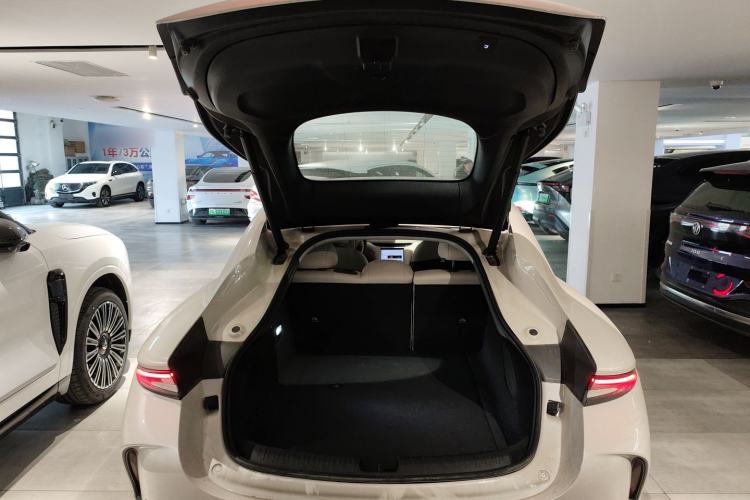 Used IM L6 2024 Max Long-Range Version Trunk