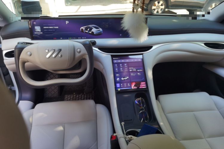 Used IM L6 2024 Max Long-Range Version Center Console