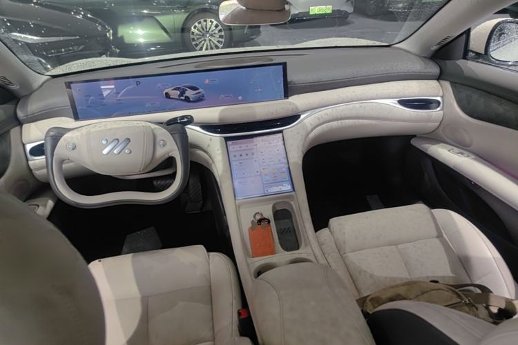 Used IM L6 2024 Max Standard Edition Center Console