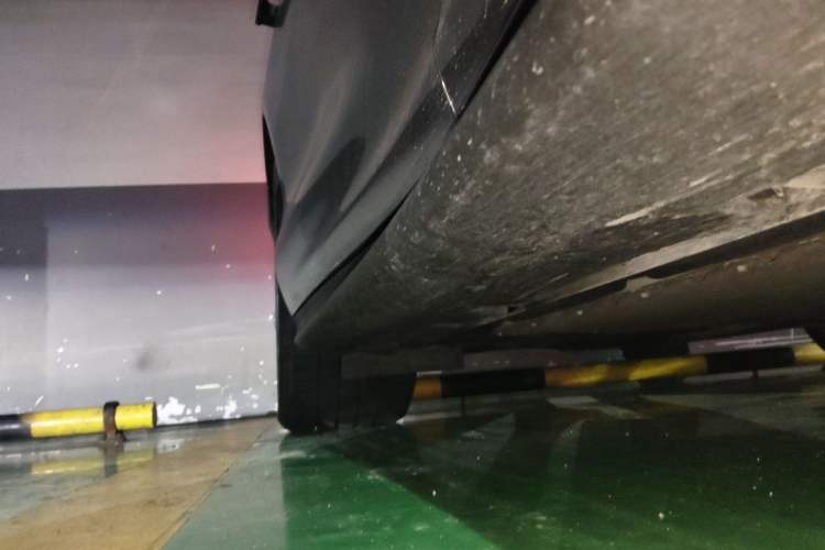 Used IM L6 2024 Max Standard Edition Chassis Rear Right