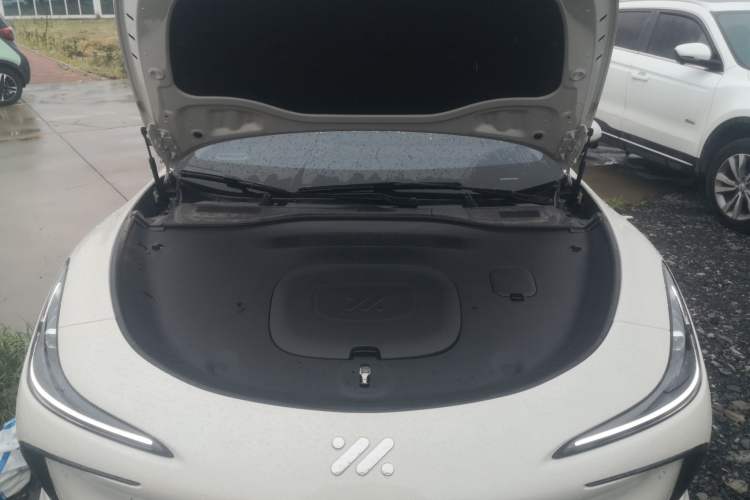 Used IM L6 2024 Max Standard Edition Engine Bay