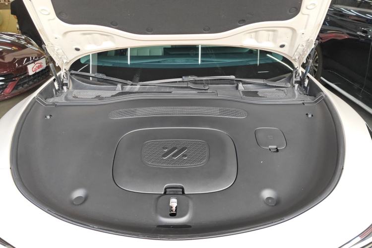 Used IM L6 2024 Max Standard Edition Engine Bay