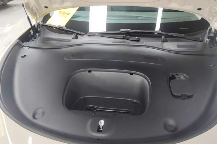 Used IM L6 2024 Max Standard Edition Engine Bay