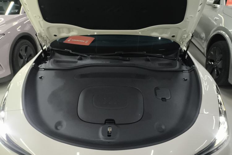 Used IM L6 2024 Max Standard Edition Engine Bay