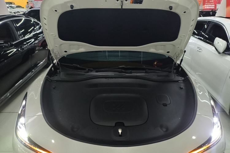 Used IM L6 2024 Max Long-Range Version Engine Bay