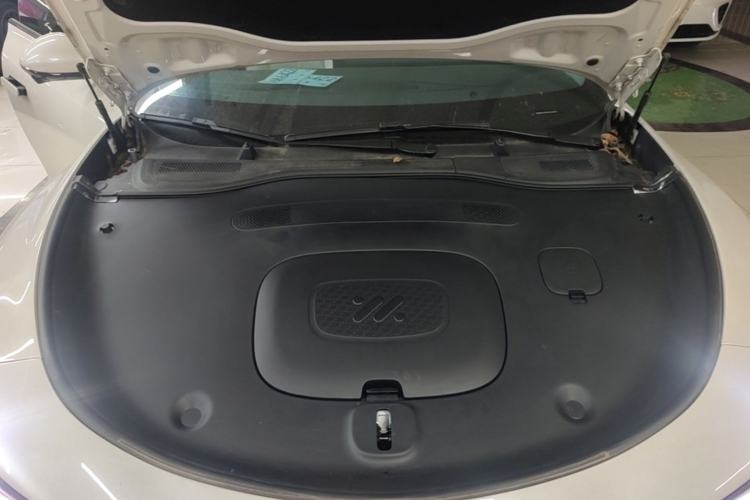 Used IM L6 2024 Max Standard Edition Engine Bay