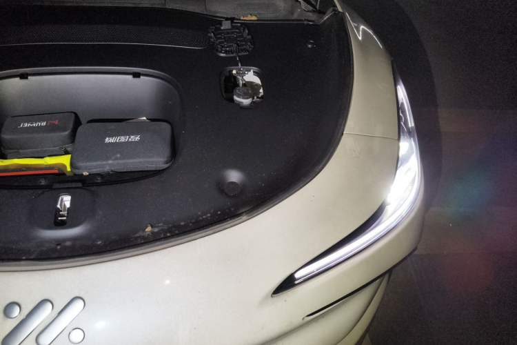 Used IM L6 2024 Max Standard Edition Engine Bay Left