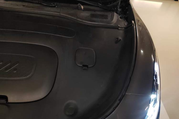 Used IM L6 2024 Max Long-Range Version Engine Bay Left