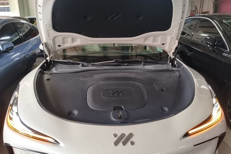 Used IM L6 2024 Max Standard Edition Engine Bay