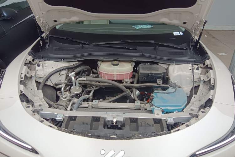 Used IM L6 2024 Max Standard Edition Engine Bay