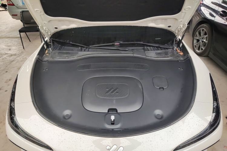 Used IM L6 2024 Max Standard Edition Engine Bay