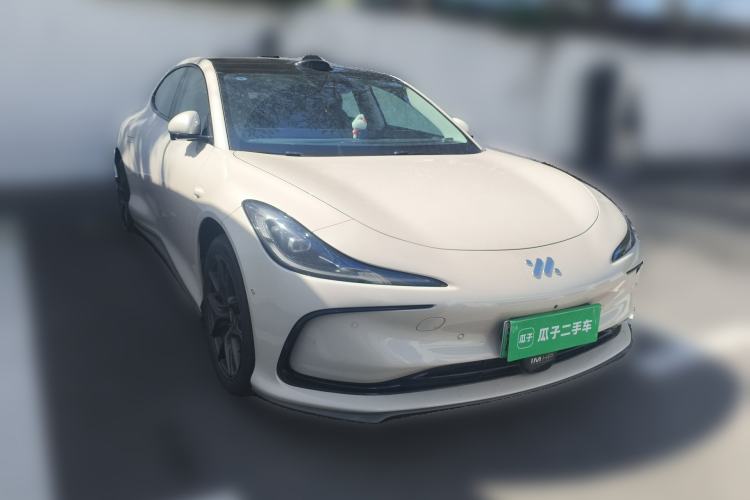 Used IM L6 2024 Max Enhanced Performance Edition Front Right 45 Deg