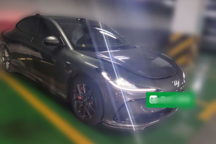 Used IM L6 2024 Max Standard Edition Front Right 45 Deg