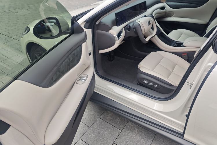 Used IM L6 2024 Max Extended-Range Version Interior 10