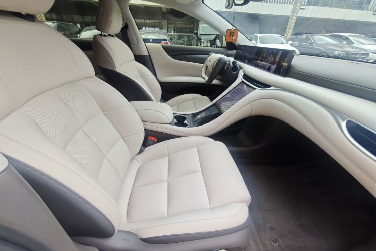 Used IM L6 2024 Max Extended-Range Version Interior 2
