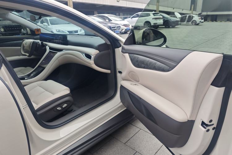 Used IM L6 2024 Max Extended-Range Version Interior 3