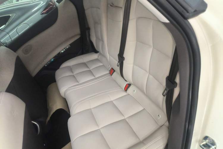 Used IM L6 2024 Max Standard Edition Interior 4