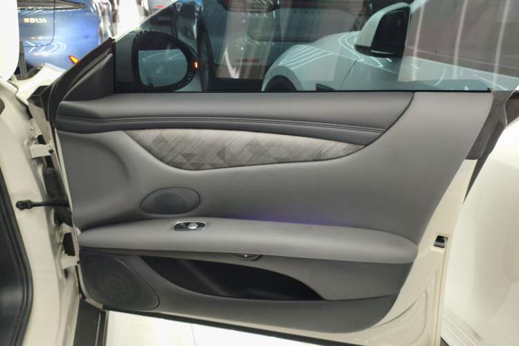 Used IM L6 2024 Max Extended-Range Version Interior 5