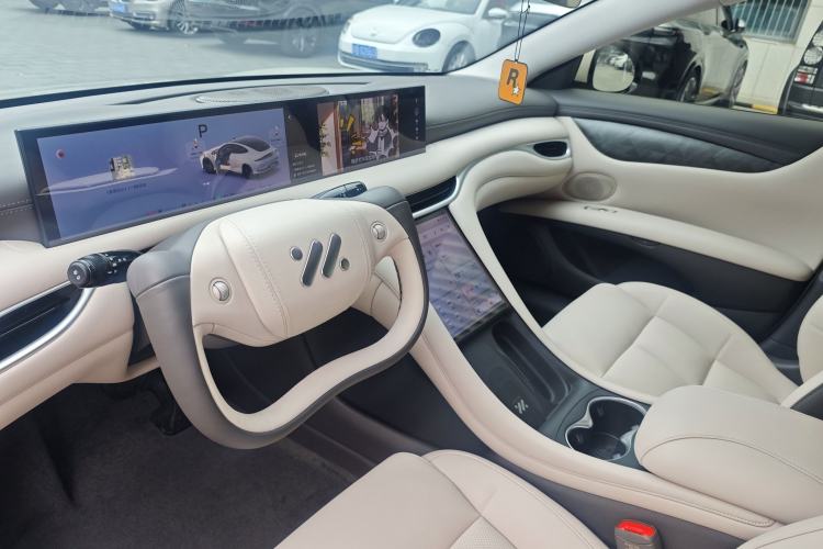 Used IM L6 2024 Max Extended-Range Version Interior 7