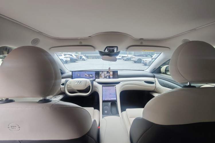 Used IM L6 2024 Max Extended-Range Version Interior 9