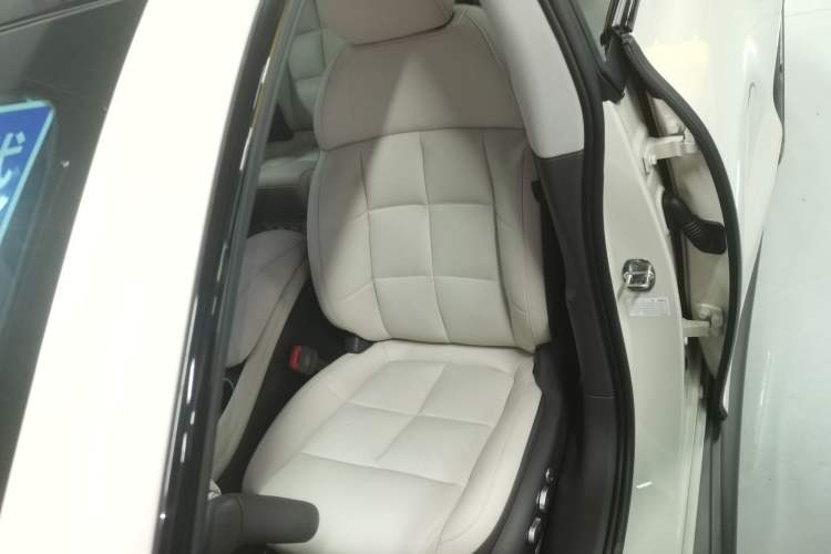 Used IM L6 2024 Max Extended-Range Version Left Front Seat