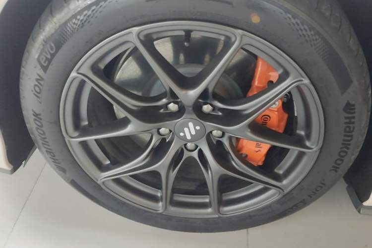 Used IM L6 2024 Max Standard Edition Left Front Wheel Hub