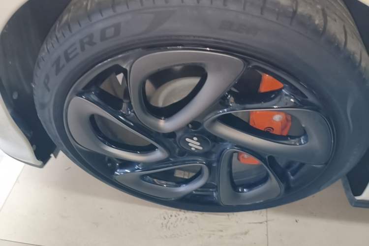 Used IM L6 2024 Max Standard Edition Left Front Wheel Hub