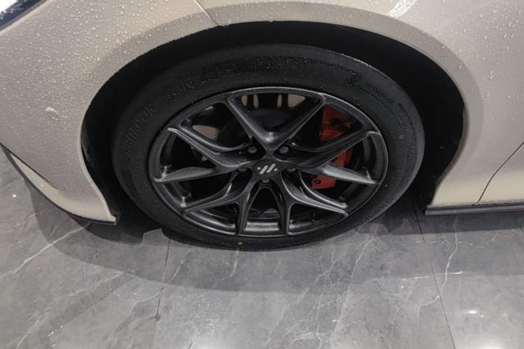 Used IM L6 2024 Max Standard Edition Left Front Wheel Hub