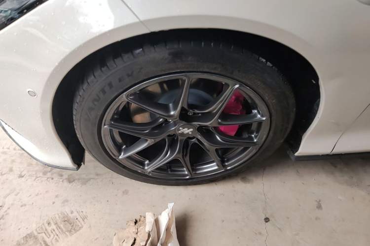 Used IM L6 2024 Max Standard Edition Left Front Wheel Hub