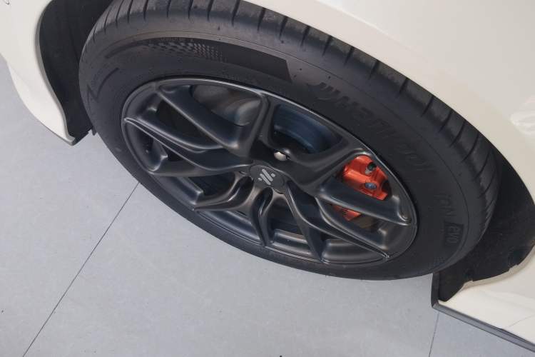 Used IM L6 2024 Max Standard Edition Left Front Wheel Hub